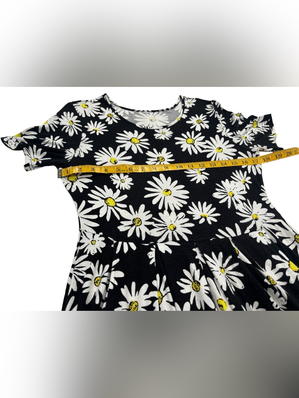 Women’s Black Daisy Print Swing Dress - Brand Unspecified - Picture 6 of 9